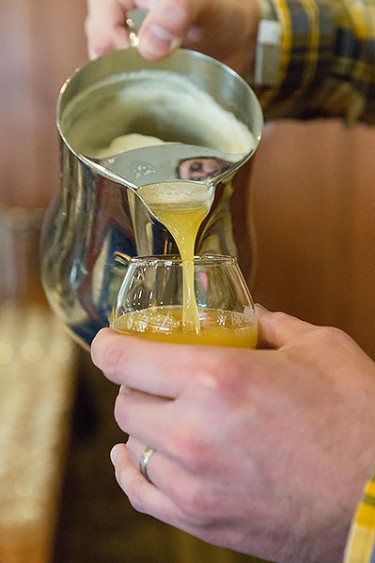 #pb_rslider_caption-1-4 pouring weldworks beer